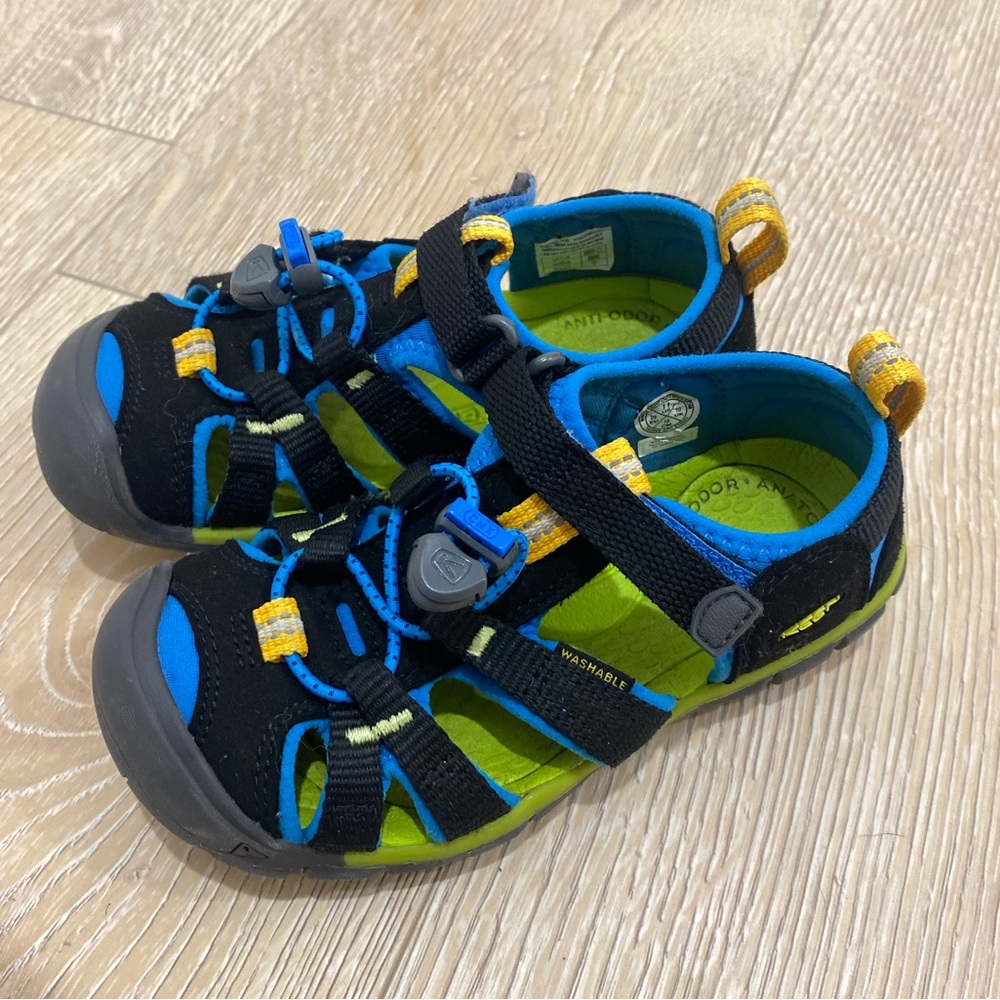 KEEN Newport little kids water shoes sz 11